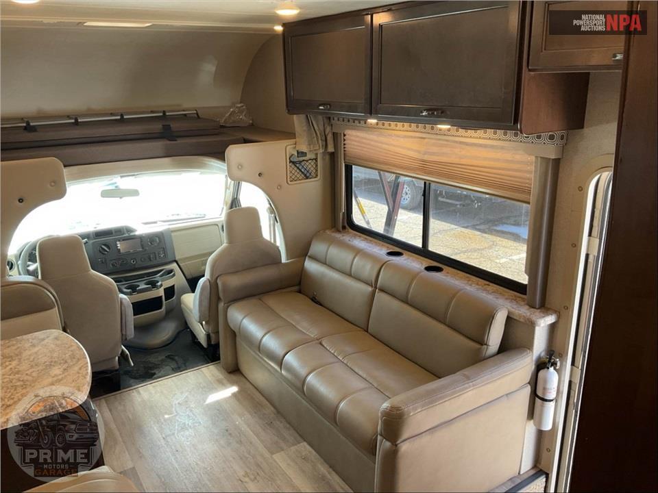2019 Thor Motor Coach M-28Z E450-V10 - FOUR WINDS SERIES — фото 9