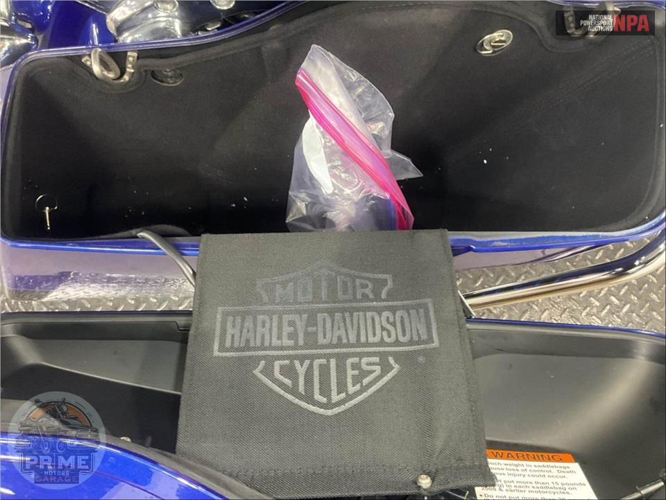 2015 Harley-Davidson FLTRUSE CVO ROAD GLIDE ULTRA — фото 18