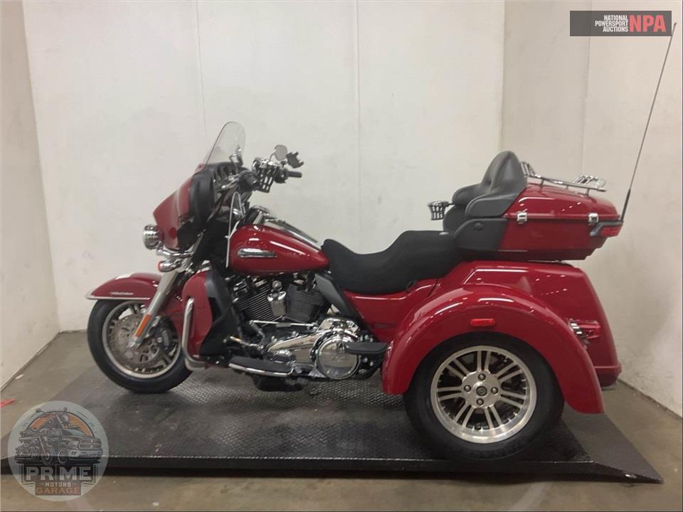 2021 Harley-Davidson FLHTCUTG TRI GLIDE ULTRA CLASSIC — фото 3