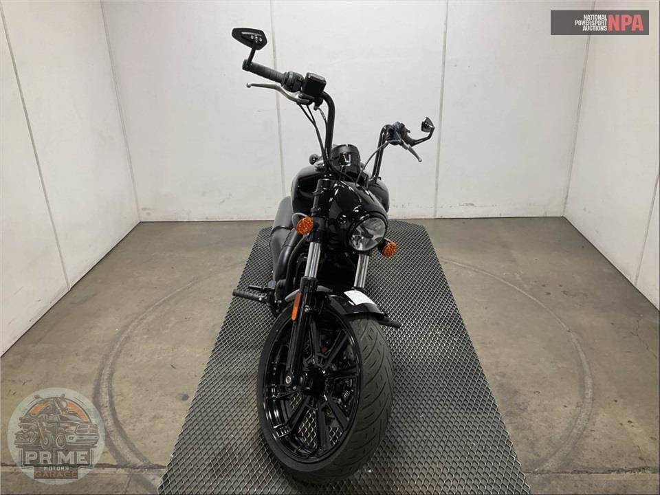 2025 Indian Motorcycle SPORT SCOUT SIXTY LIMITED (SMOKE) — фото 2