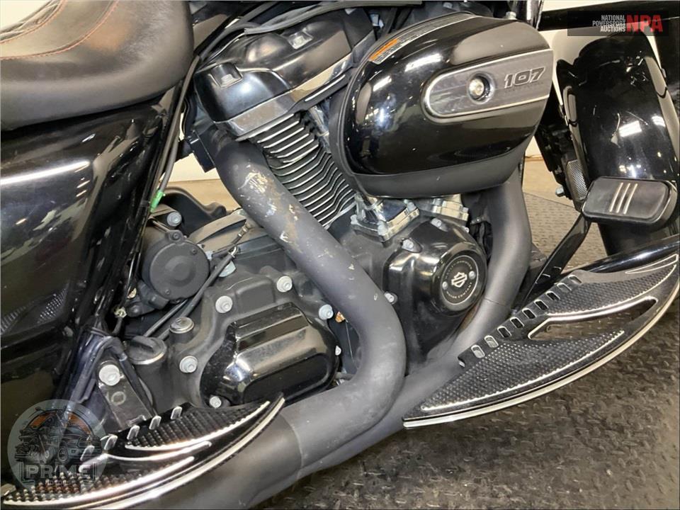 2018 Harley-Davidson FLHXS STREET GLIDE SPECIAL — фото 14