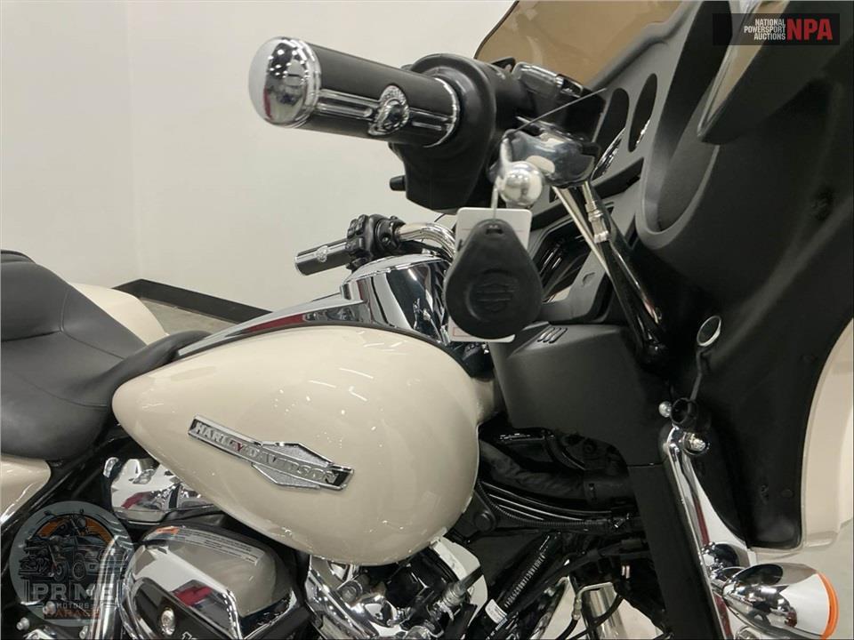 2022 Harley-Davidson FLHX STREET GLIDE — фото 10