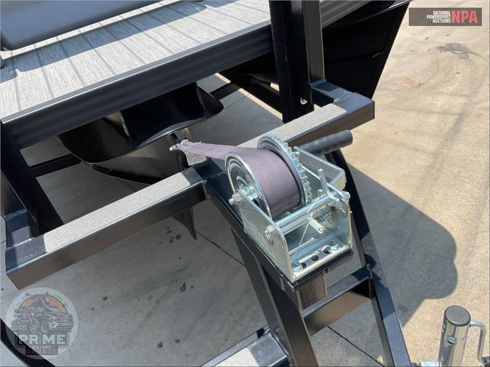 2025 Manitou Pontoon 22 SWITCH BACK CRUISE SERIES L=24/E=1 150 HP ROTAX OB — фото 33