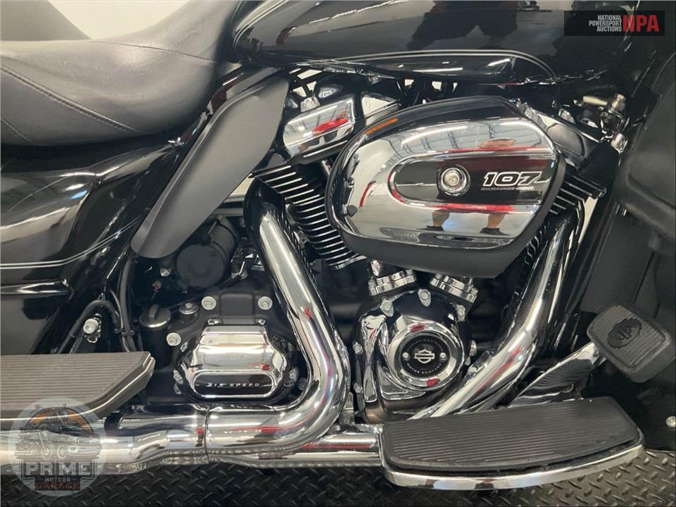 2017 Harley-Davidson FLTRU ROAD GLIDE ULTRA — фото 6