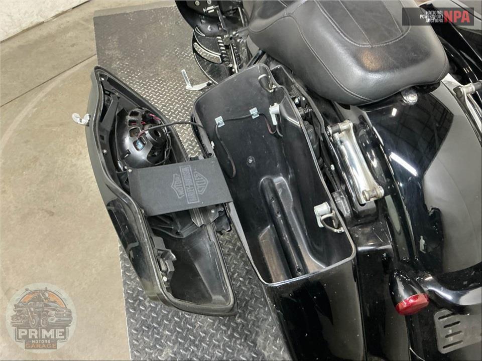 2017 Harley-Davidson FLHX STREET GLIDE — фото 31