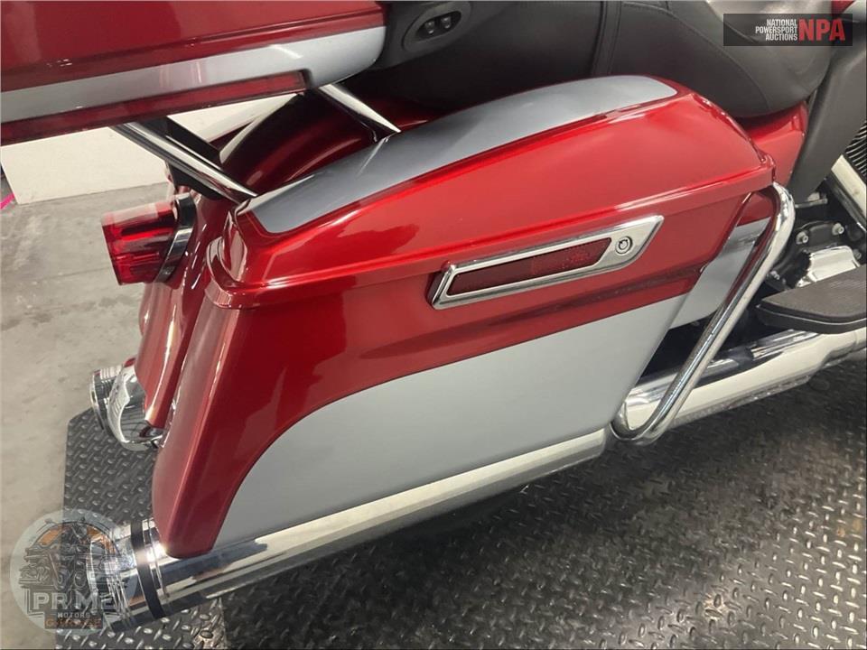 2019 Harley-Davidson FLHTCU ELECTRA GLIDE ULTRA CLASSIC — фото 17