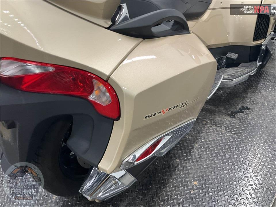 2017 Can-Am SPYDER RT SE6 LIMITED — фото 16
