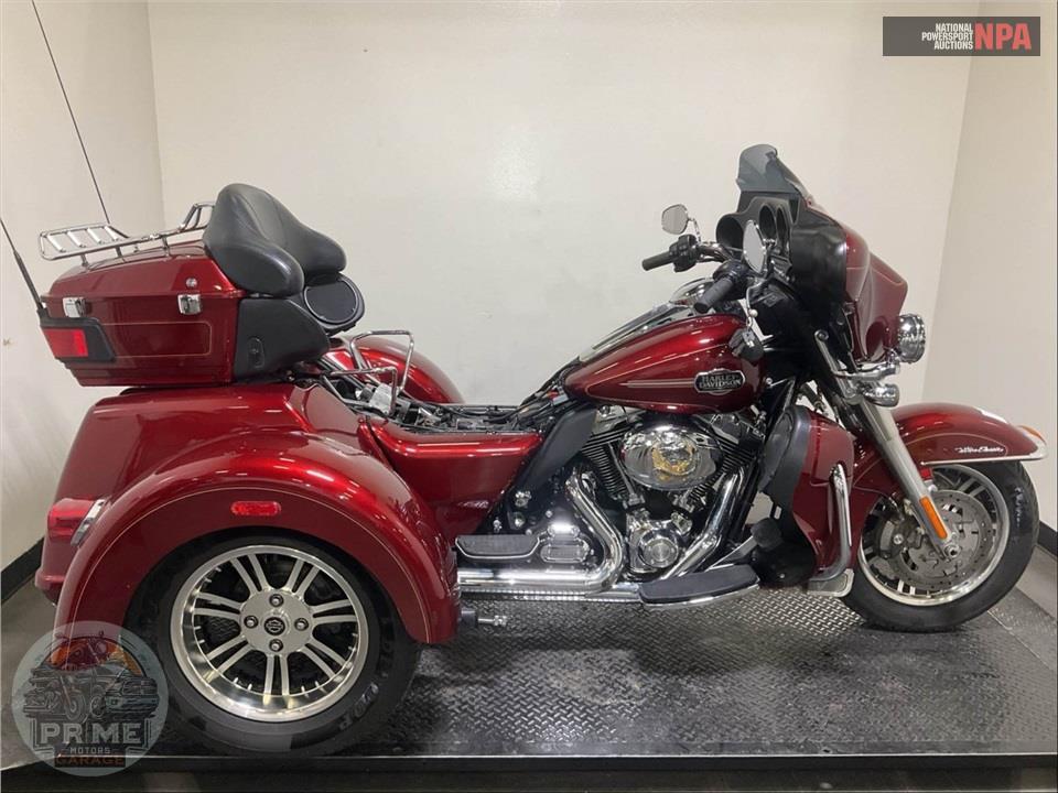 2010 Harley-Davidson FLHTCUTG TRIGLIDE ULTRA CLASSIC — фото 1