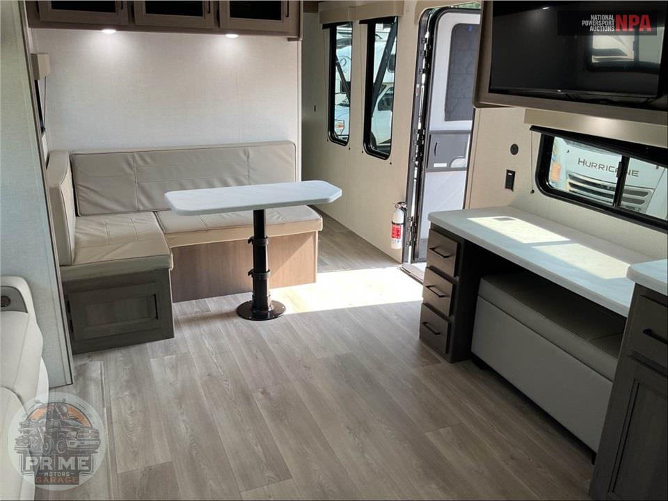 2025 Grand Design Recreational Vehicles M-315RKT - TRANSCEND SERIES — фото 8