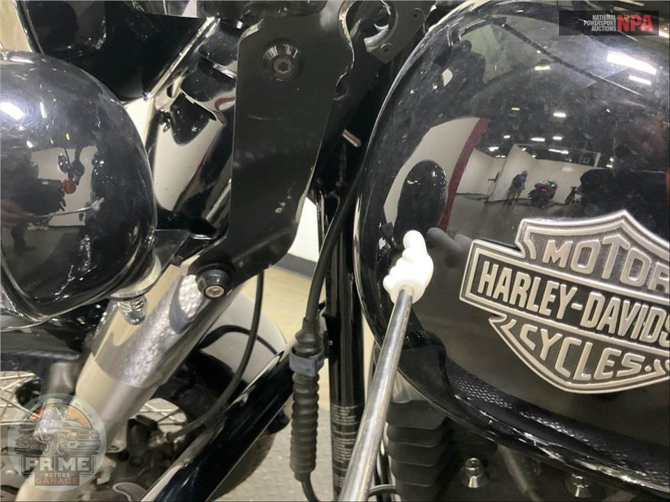 2015 Harley-Davidson FLS SOFTAIL SLIM — фото 15