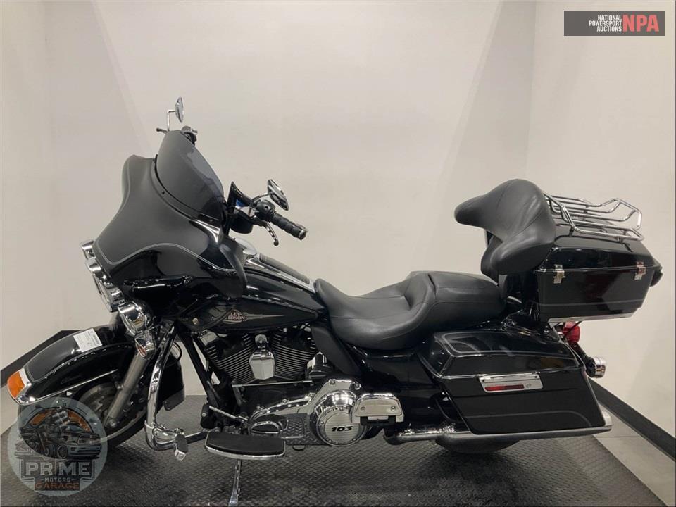 2013 Harley-Davidson FLHTC ELECTRA GLIDE CLSC — фото 3