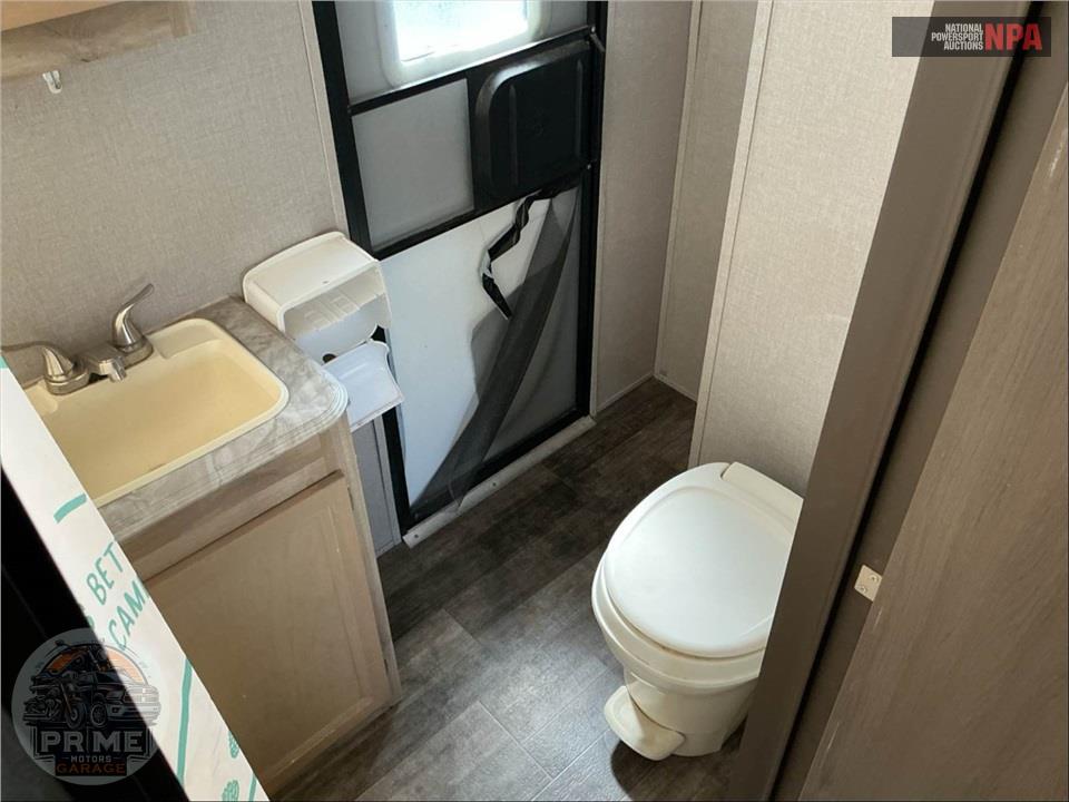 2021 Coachmen By Forest River M-323 BHDSCK - CATALINA LEGACY SERIES — фото 18