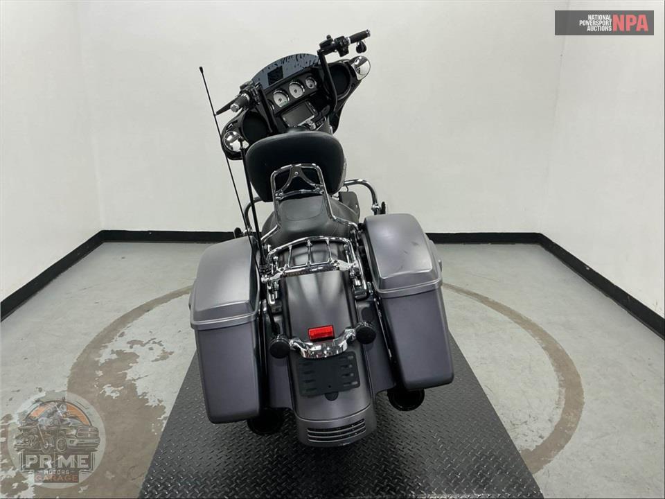 2017 Harley-Davidson FLHXS STREET GLIDE SPECIAL — фото 4