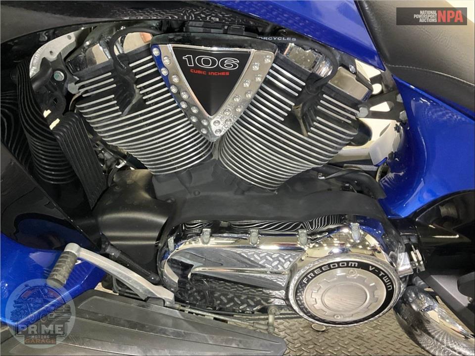 2017 Victory Motorcycles VISION BLUE FIRE — фото 7