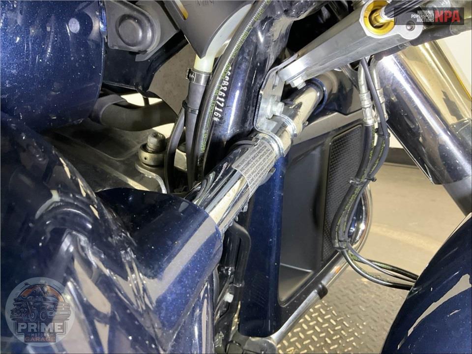 2016 Harley-Davidson FLHTCUTG TRIGLIDE ULTRA CLASSIC — фото 13