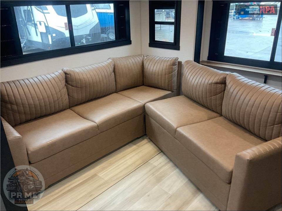 2025 Wildwood By Forest River M-ROOST43 - HERITAGE GLEN FIFTH WHEEL SERIES — фото 10