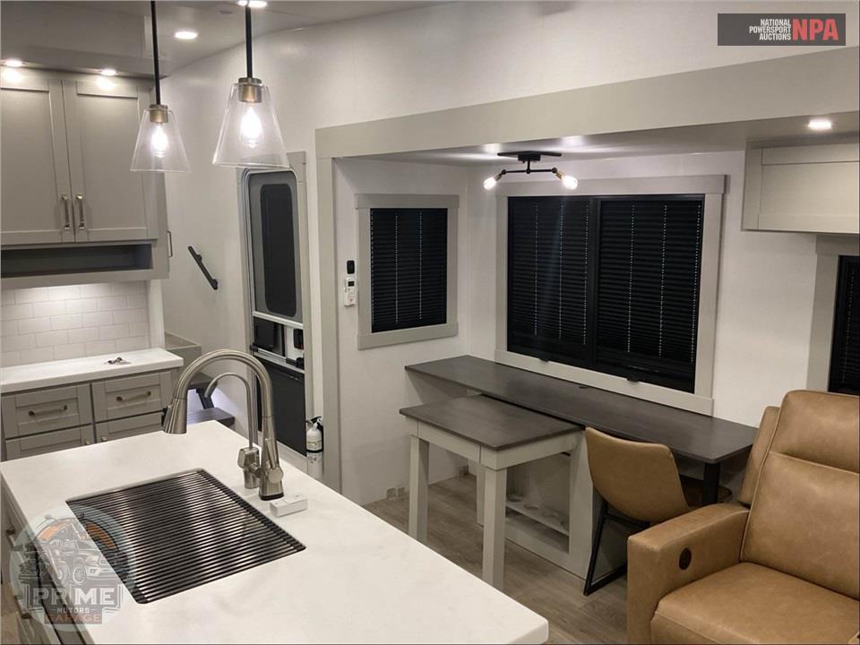 2025 Brinkley Rv M-3610 - MODEL Z FIFTH WHEEL SERIES — фото 8