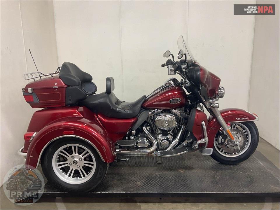 2010 Harley-Davidson FLHTCUTG TRIGLIDE ULTRA CLASSIC — фото 1