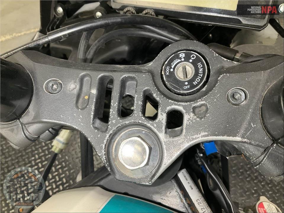 2024 Yamaha YZF-R3 — фото 38