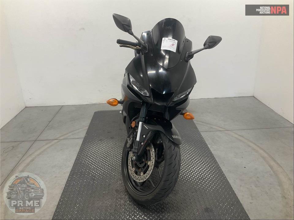 2022 Yamaha YZF-R3 — фото 2