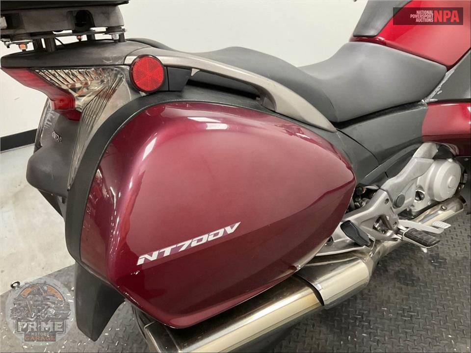 2010 Honda NT700VA — фото 29