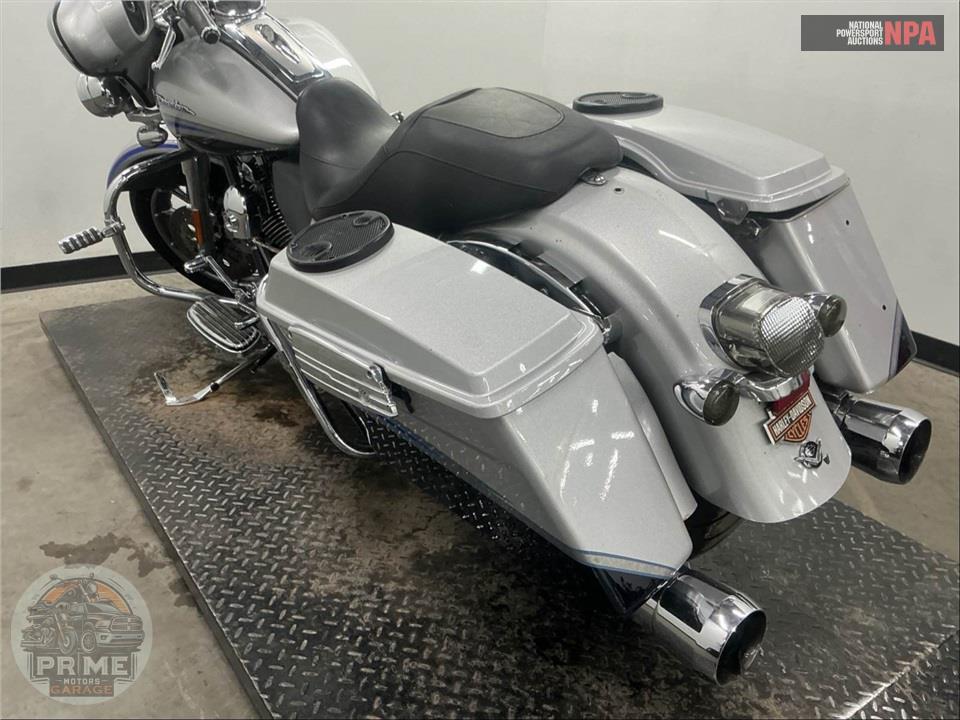 2009 Harley-Davidson FLHTCUSE4 — фото 24