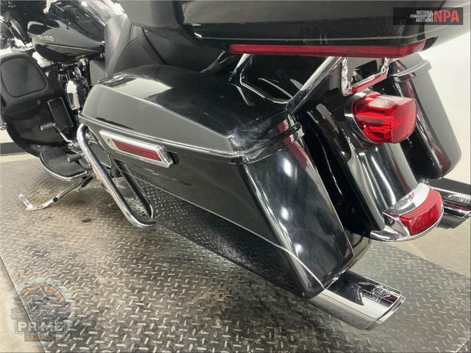 2015 Harley-Davidson FLHTK ELECTRA GLIDE ULTRA LIMITED — фото 18