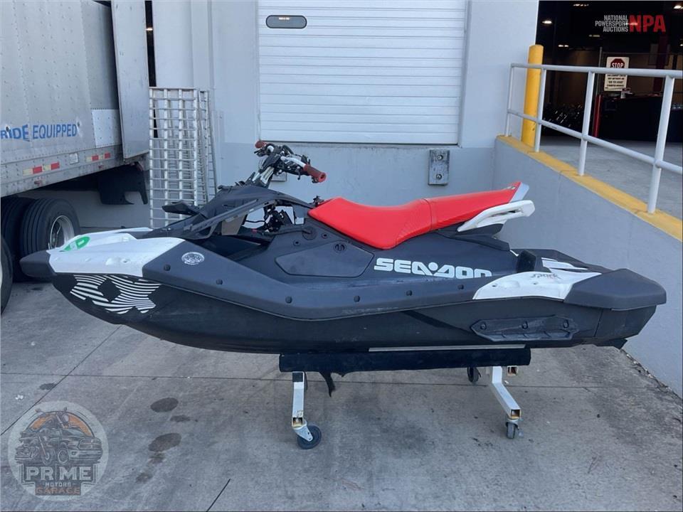 2024 Seadoo/Brp SPARKTRIXX FOR 3 — фото 3