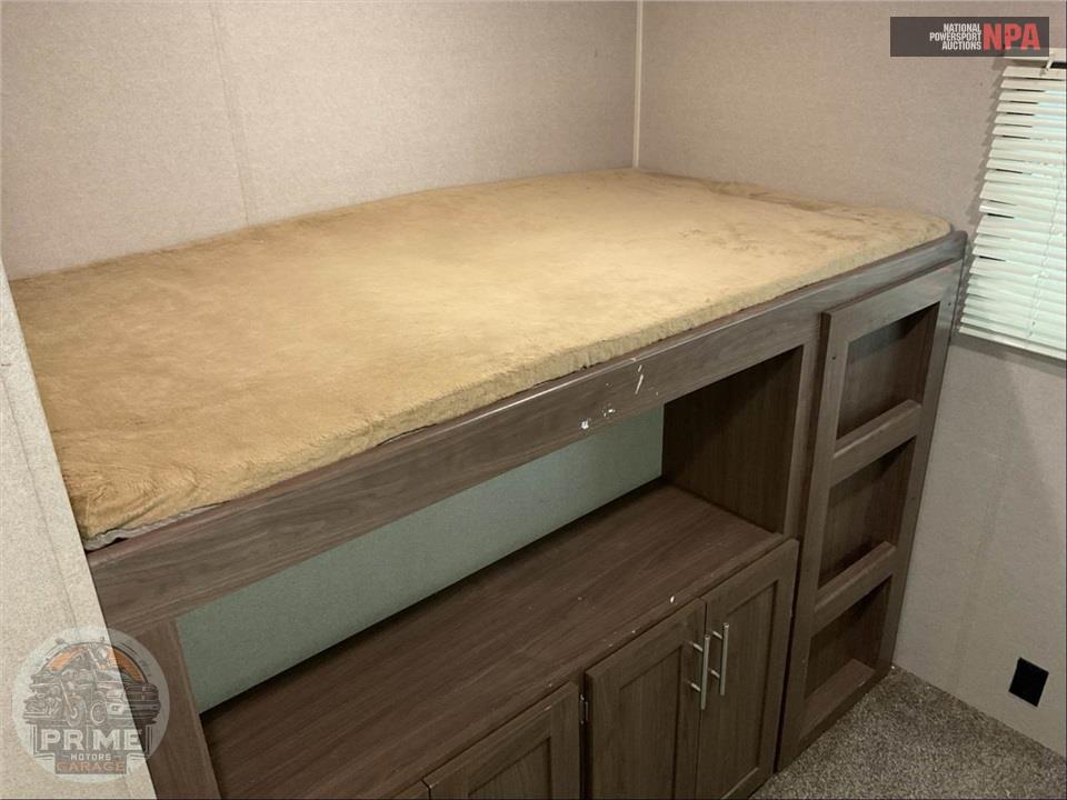 2019 Keystone Rv M-32 BHTS - HIDEOUT LUXURY SERIES — фото 15