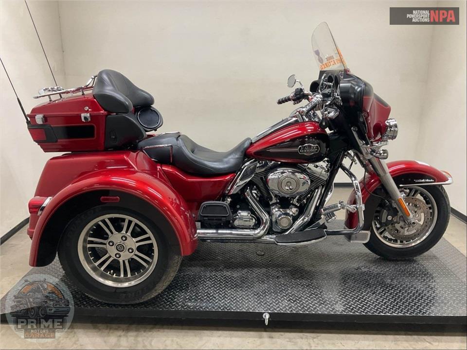 2012 Harley-Davidson FLHTCUTG TRIGLIDE UL CLSC — фото 1