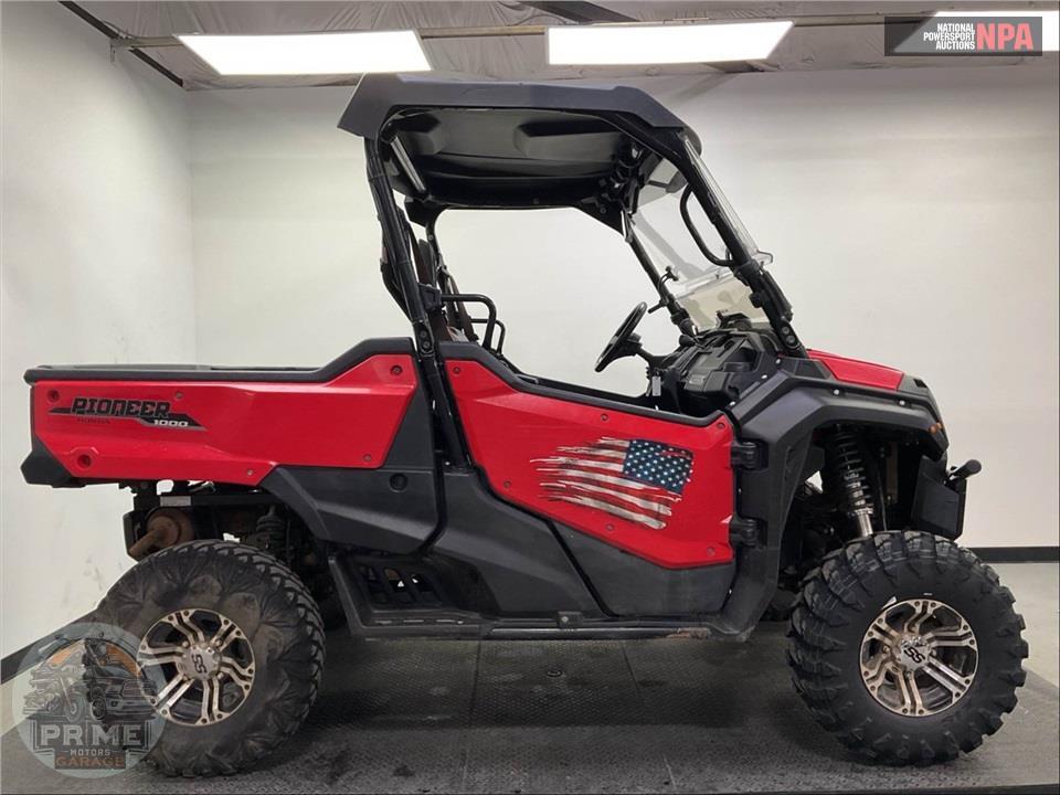 2018 Honda SXS1000M3 PIONEER — фото 1
