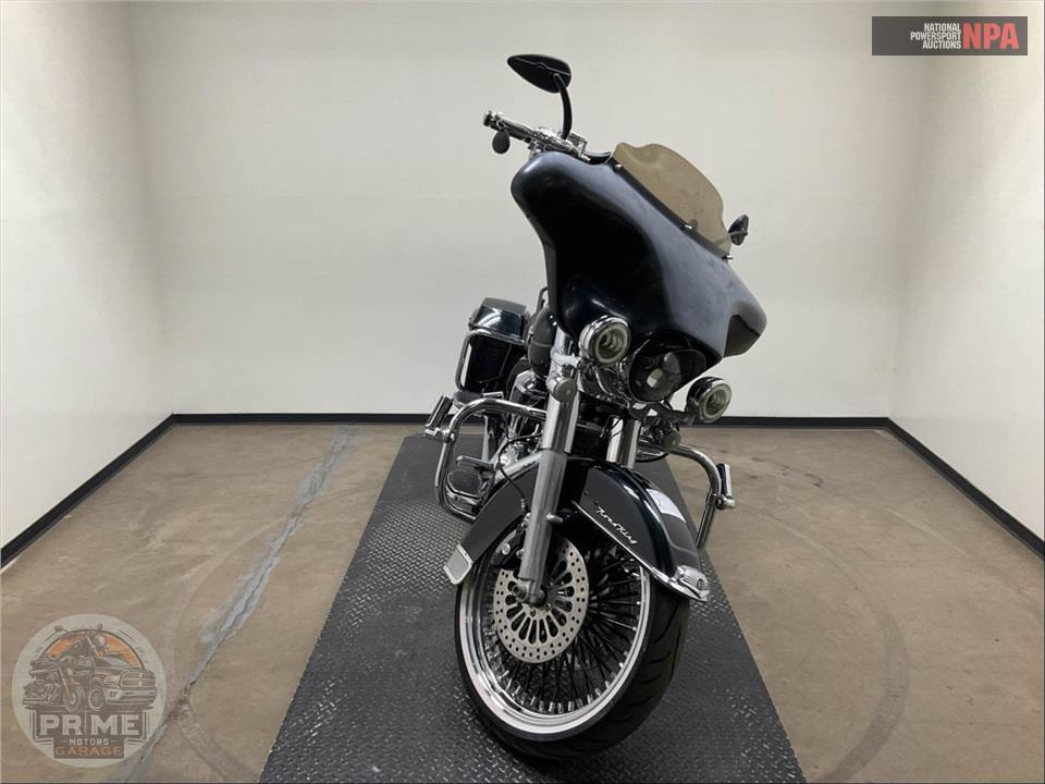 2012 Harley-Davidson FLHRC ROAD KING CLSC — фото 2