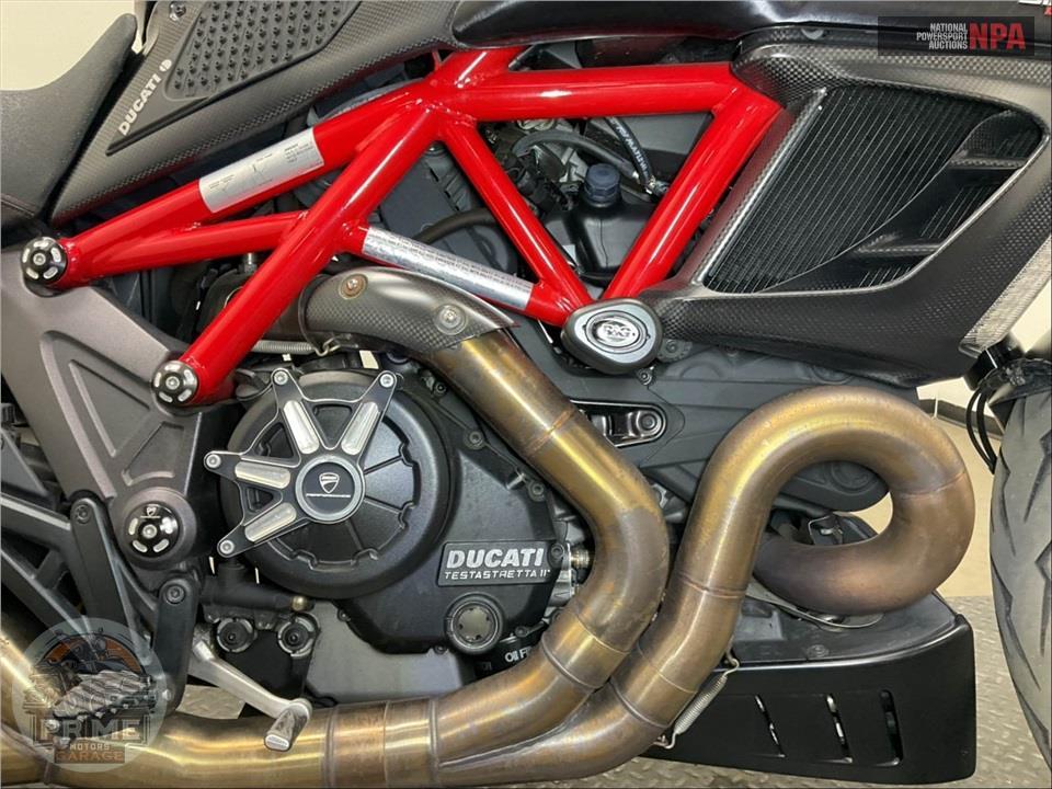 2012 Ducati DIAVEL CARBON — фото 6
