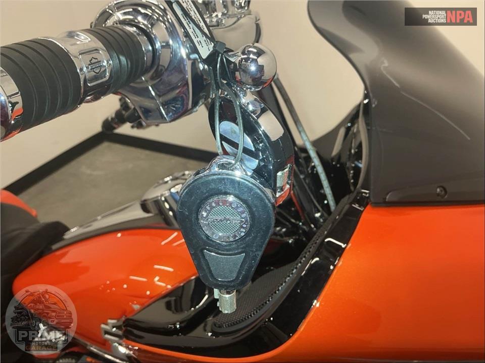 2022 Harley-Davidson FLTRKSE CVO ROAD GLIDE LIMITED — фото 10
