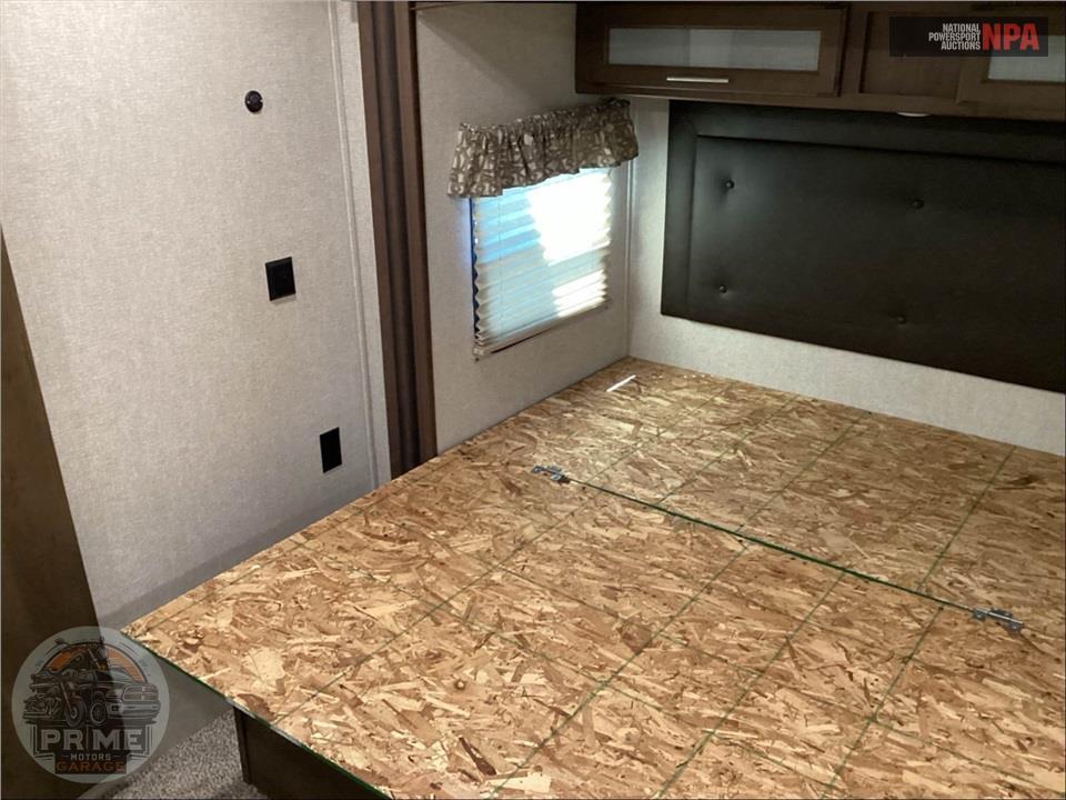 2019 Keystone Rv M-32 RLI COUGAR SERIES — фото 12