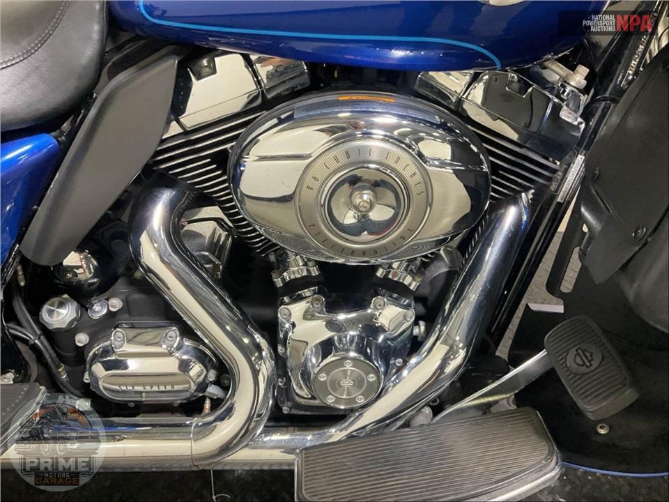 2010 Harley-Davidson FLHTCU ULTRA CLASSIC ELECTRA GLIDE — фото 6