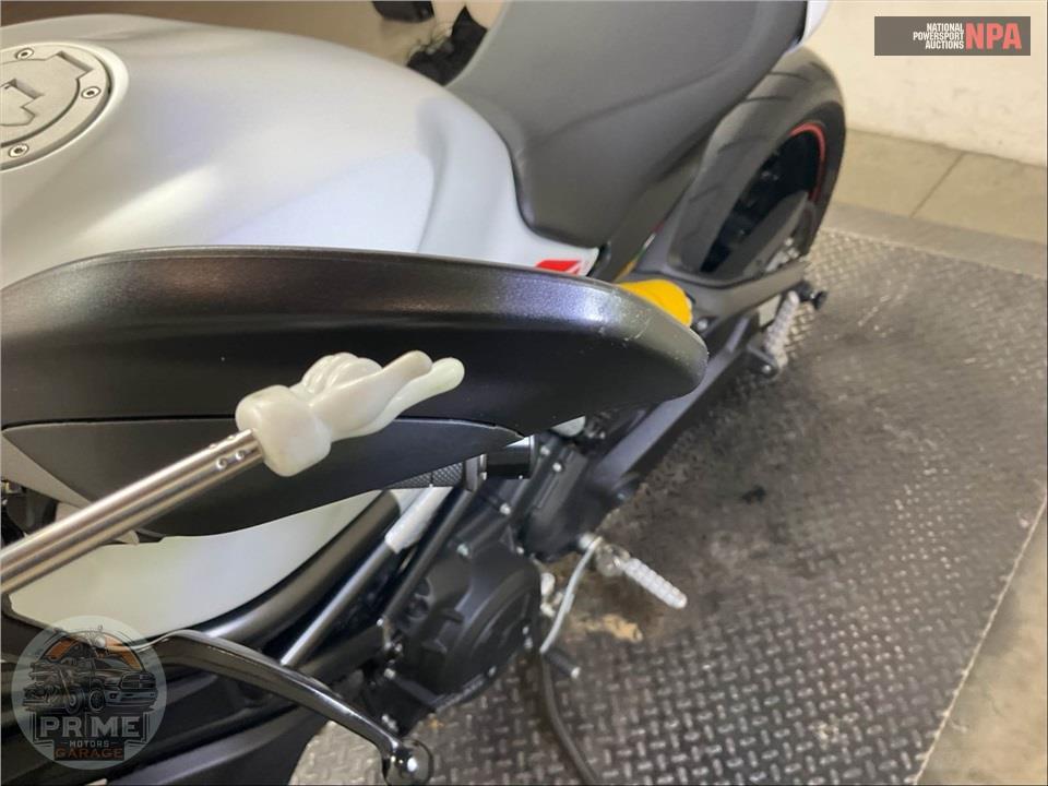 2020 Ducati MONSTER 797 PLUS (STAR WHITE SILK) — фото 17