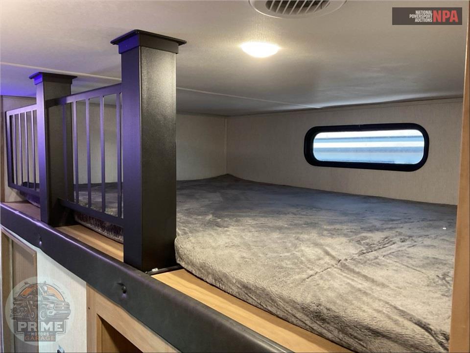 2023 Cherokee By Forest River M-3660SUITE - ARCTIC WOLF FIFTH WHEEL SERIES — фото 18