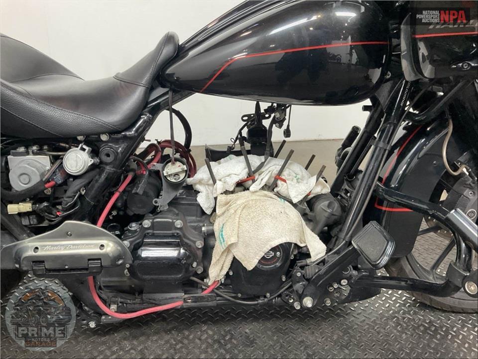 2018 Harley-Davidson FLTRXSE CVO ROAD GLIDE — фото 6