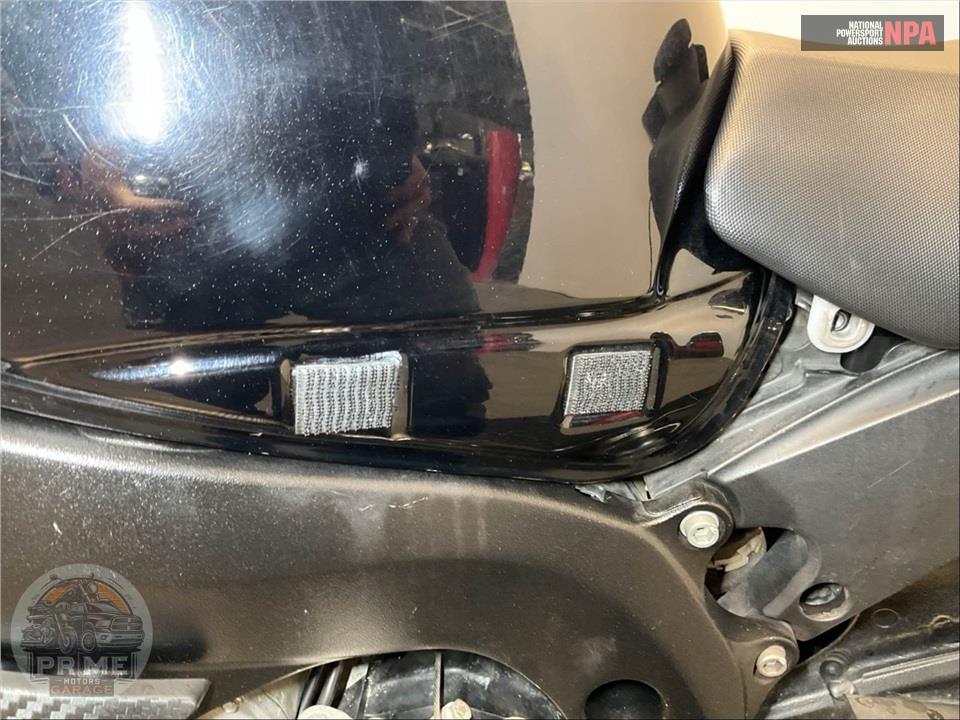 2011 Suzuki GSX-R750L1 — фото 21