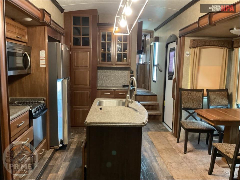 2017 Keystone Rv M-3661 RL MONTANA FIFTH WHEEL SERIES — фото 9
