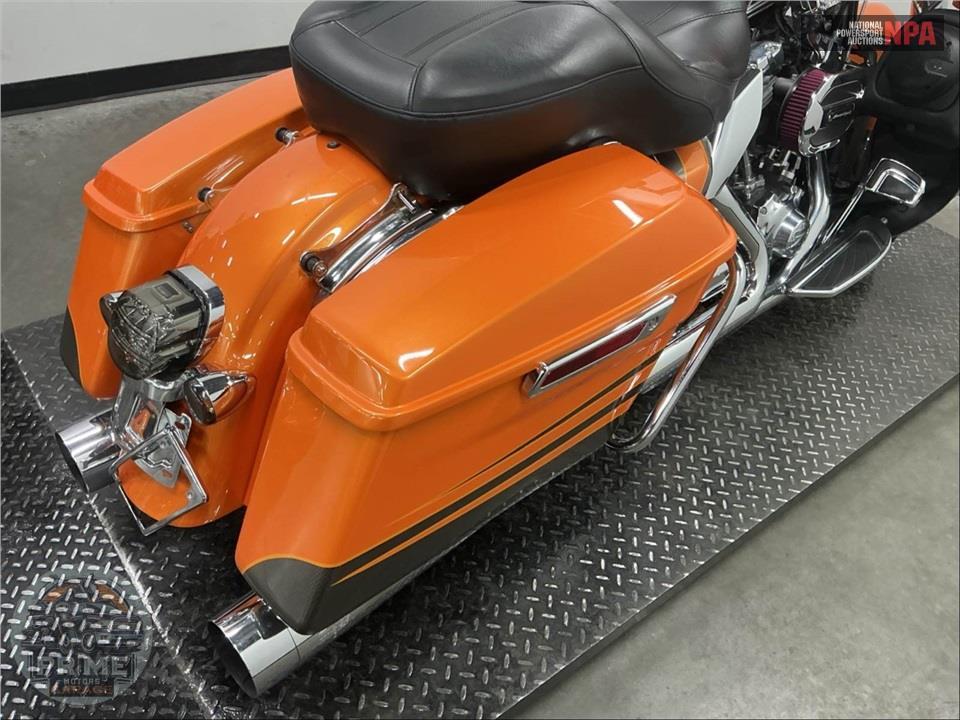 2015 Harley-Davidson FLTRUSE CVO ROAD GLIDE ULTRA — фото 26