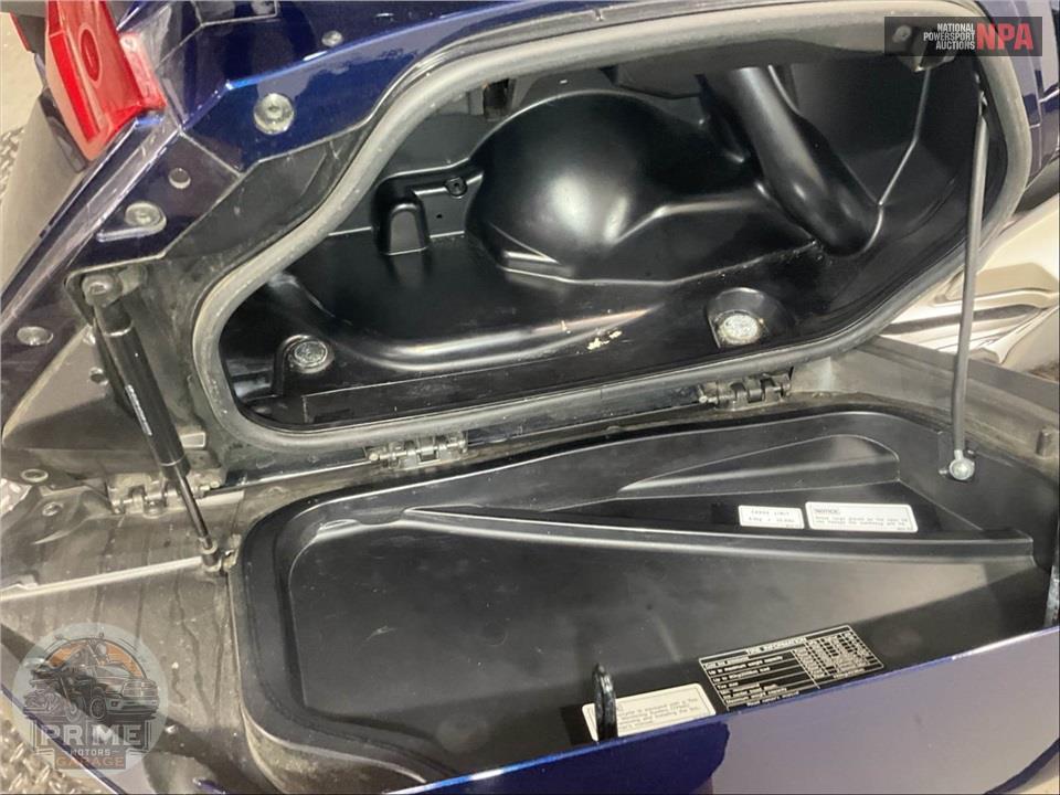 2018 Honda GL1800 GOLDWING TOUR (BLUE) — фото 17