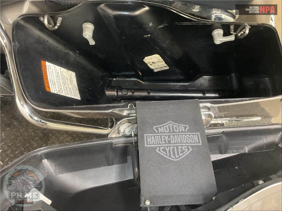 2017 Harley-Davidson FLTRU ROAD GLIDE ULTRA — фото 23