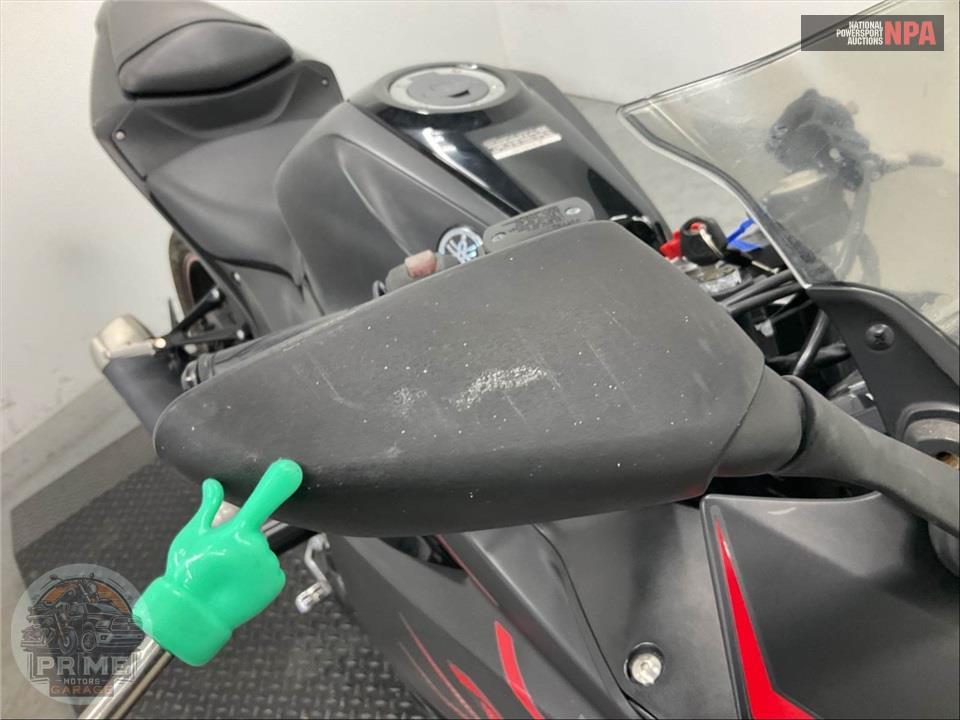 2017 Yamaha YZF-R3 — фото 31