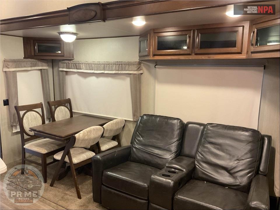 2019 Palomino By Forest River M-383FBC - COMPASS FIFTH WHEEL SERIES — фото 8