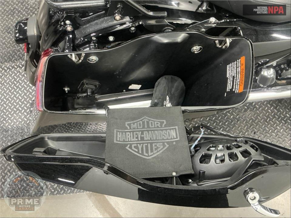 2016 Harley-Davidson FLHXSE CVO STREET GLIDE SPECIAL — фото 25