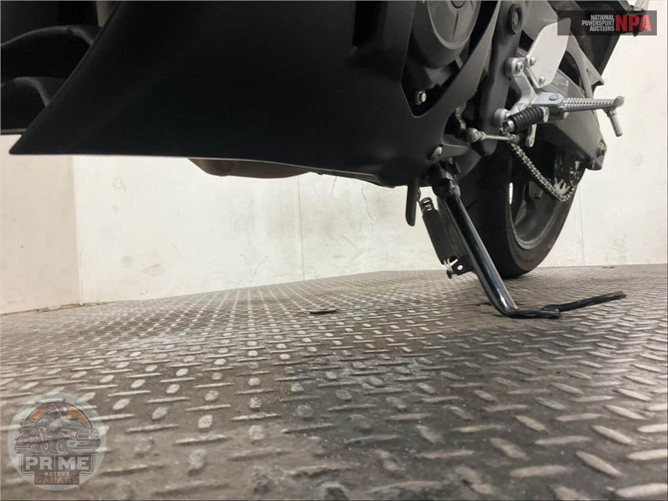 2022 Yamaha YZF-R3 — фото 19