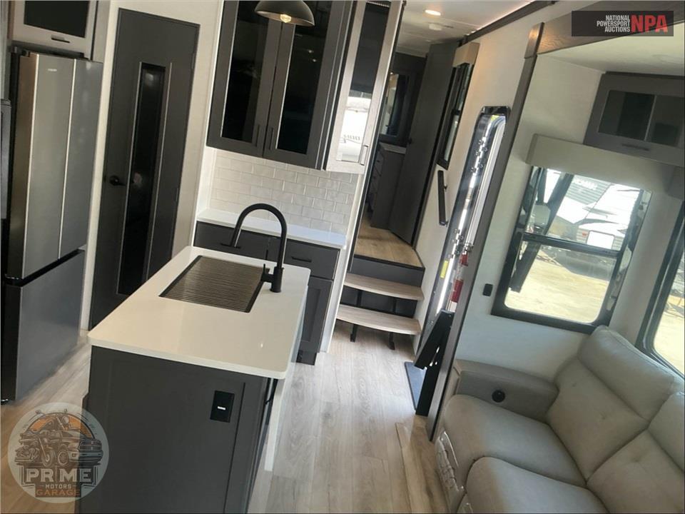 2024 Alliance Rv M-36V11 - VALOR FIFTH WHEEL SERIES — фото 9