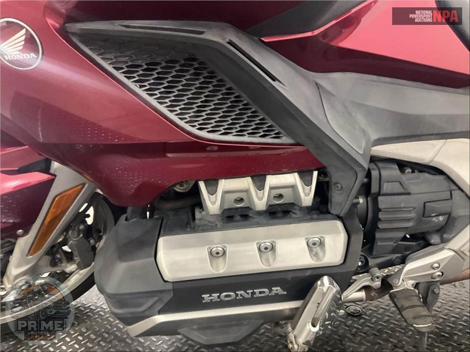 2018 Honda GL1800 GOLDWING TOUR (RED) — фото 7